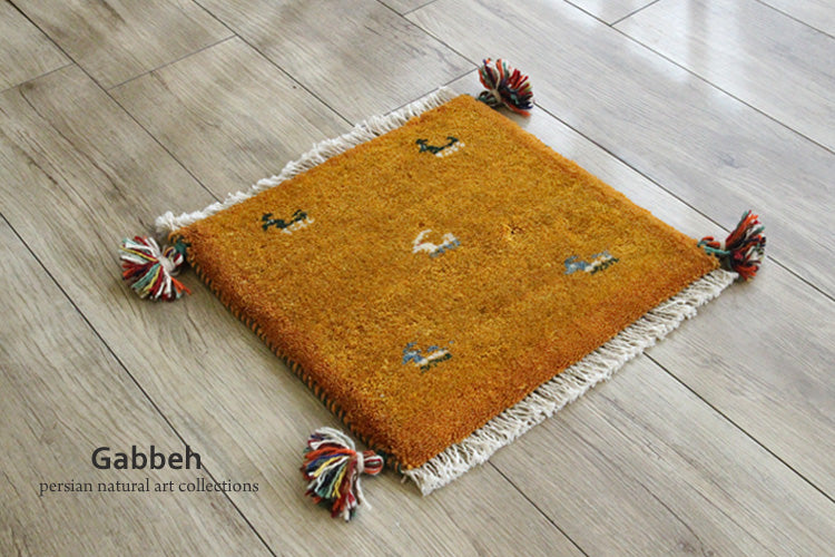 ペルシャ ギャッペ #50105 鹿のモチーフ 35×38cm　座布団サイズ　チェアマット