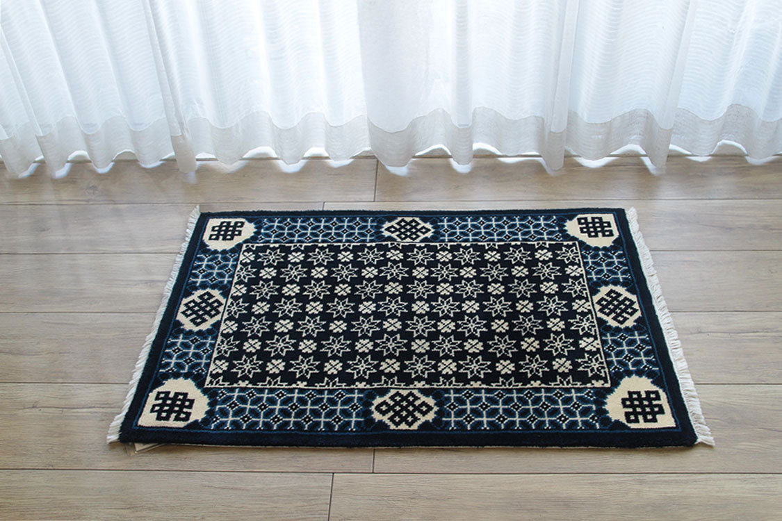 甘粛緞通　高級手織りウール緞通 ＃YASL230 BL  61×91cm  正面