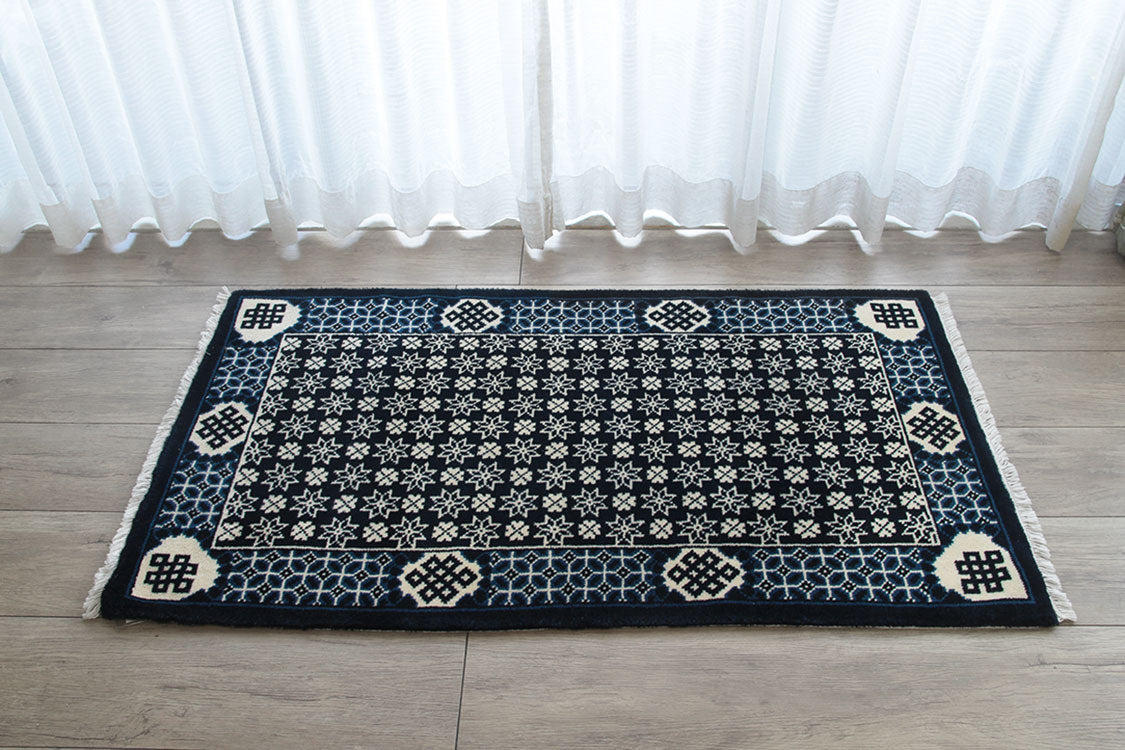 甘粛緞通　高級手織りウール緞通 ＃YASL230 BL  69×122cm 正面