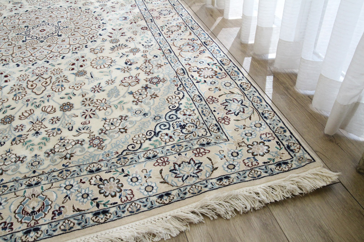 ペルシャ絨毯　ナイン  6Laクオリティ  124×203cm