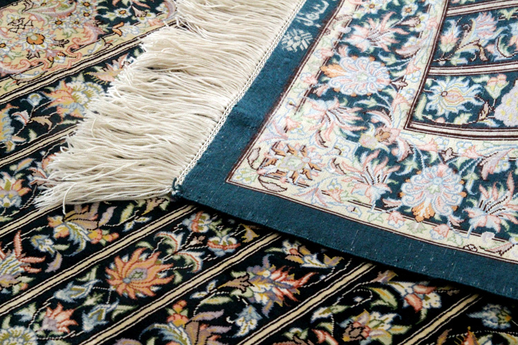ペルシャ絨毯  クム産　シルク手織り  63×85cm　＃19051