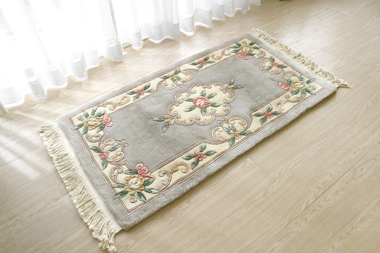 天津緞通  上質のウールを使用した手織り絨毯 ＃342  69×122cm ライトベージュ